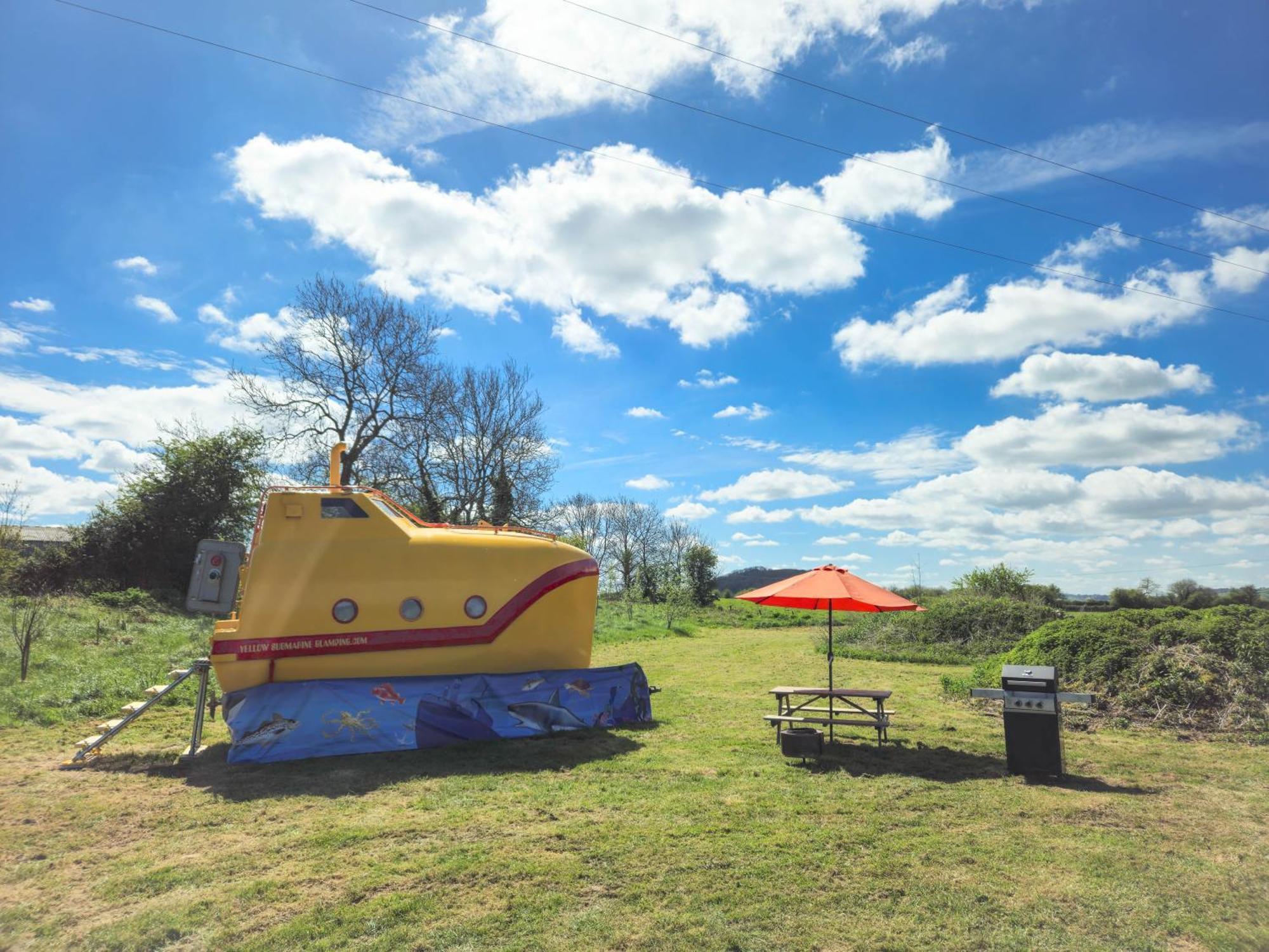 The Yellow Submarine 체다 외부 사진